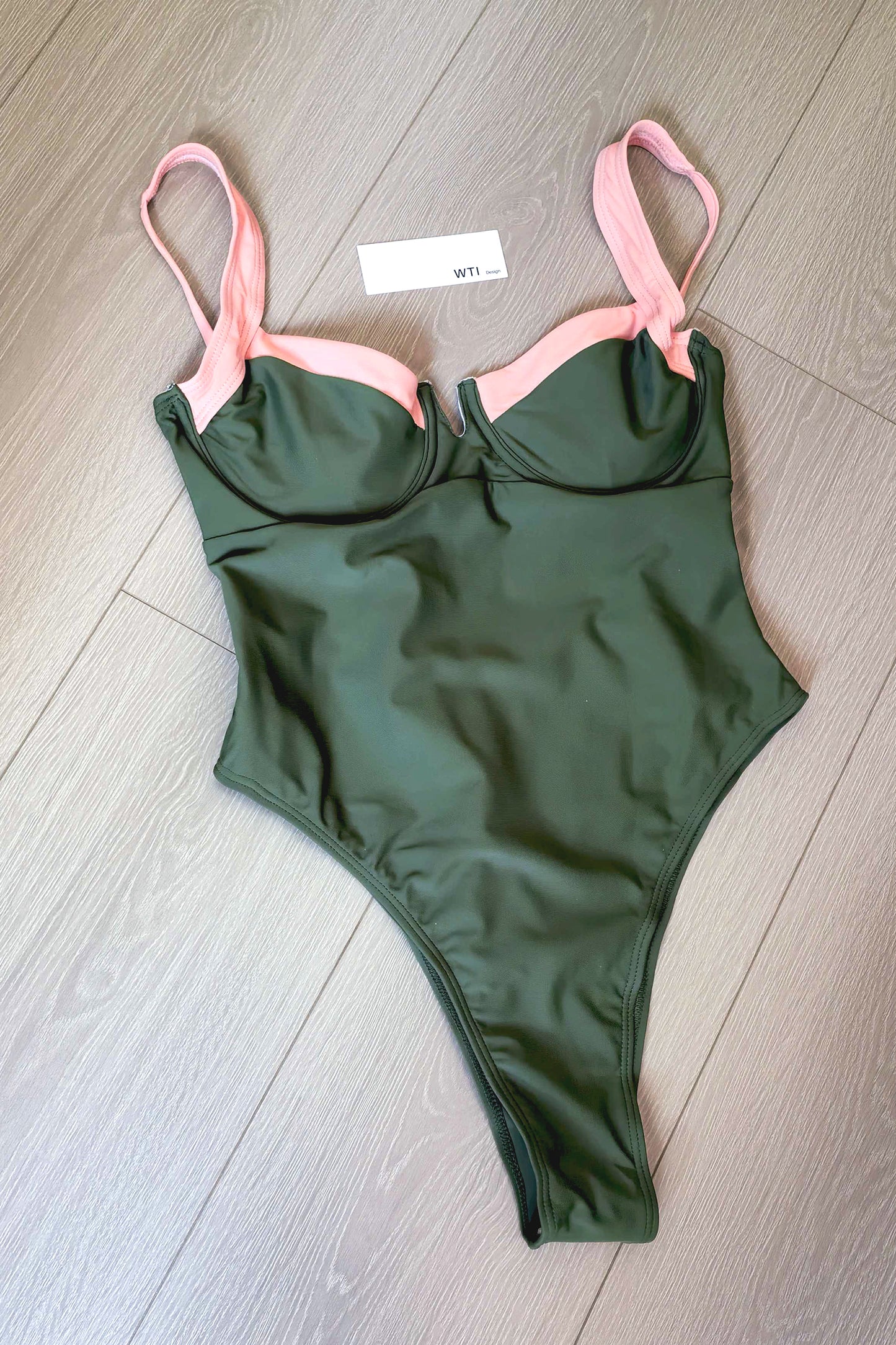 Color-Blocked  Underwire One Piece Swimsuit